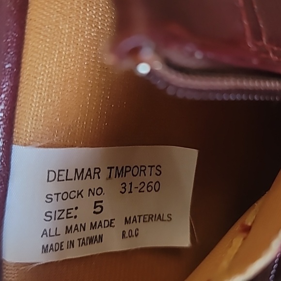 Vintage 1970s/80s Burgundy boots with heels. Side zipper. Delmar imports size 5 - Picture 10 of 10